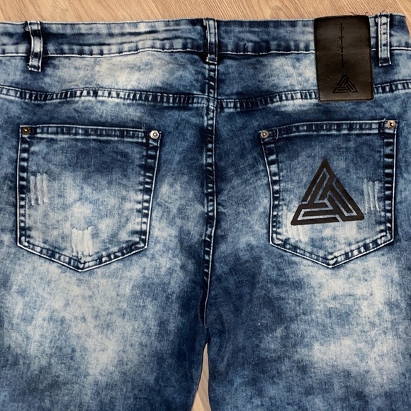 Black Pyramid - Picture 5 of 7